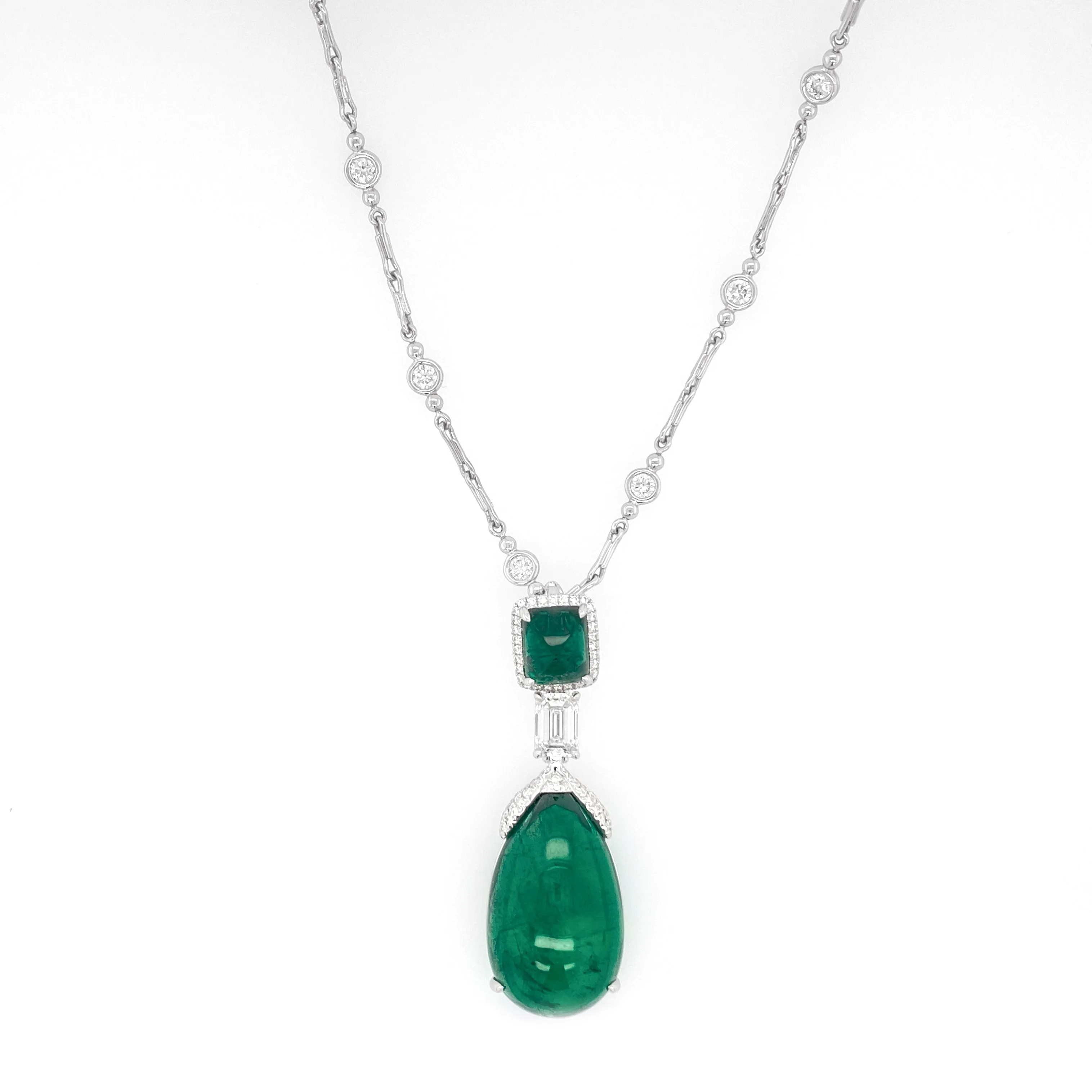 26.77 / 2.82 / 3.36 cts Emerald with Diamond Necklace (ENQUIRE)