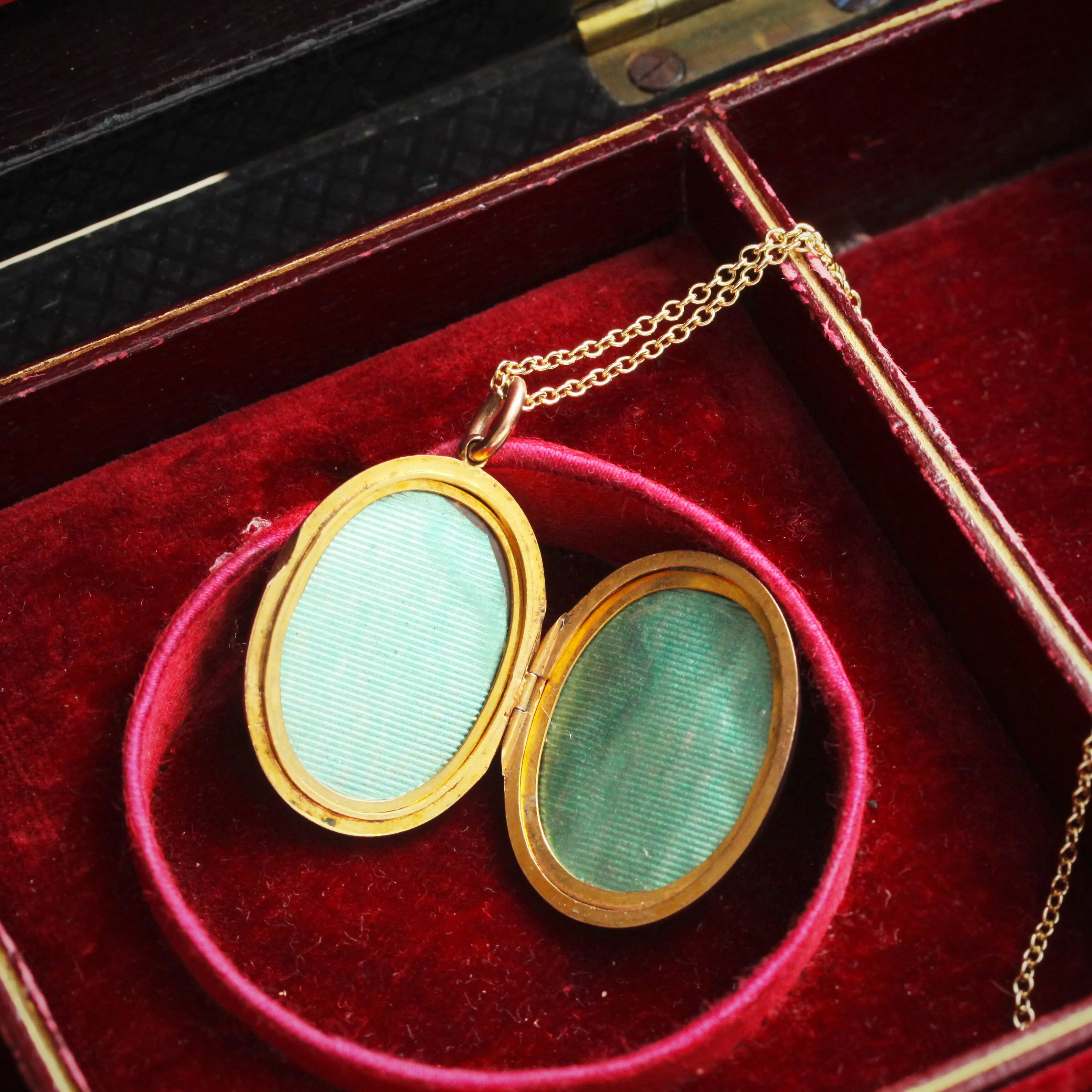 An Antique Edwardian Era Gold Locket