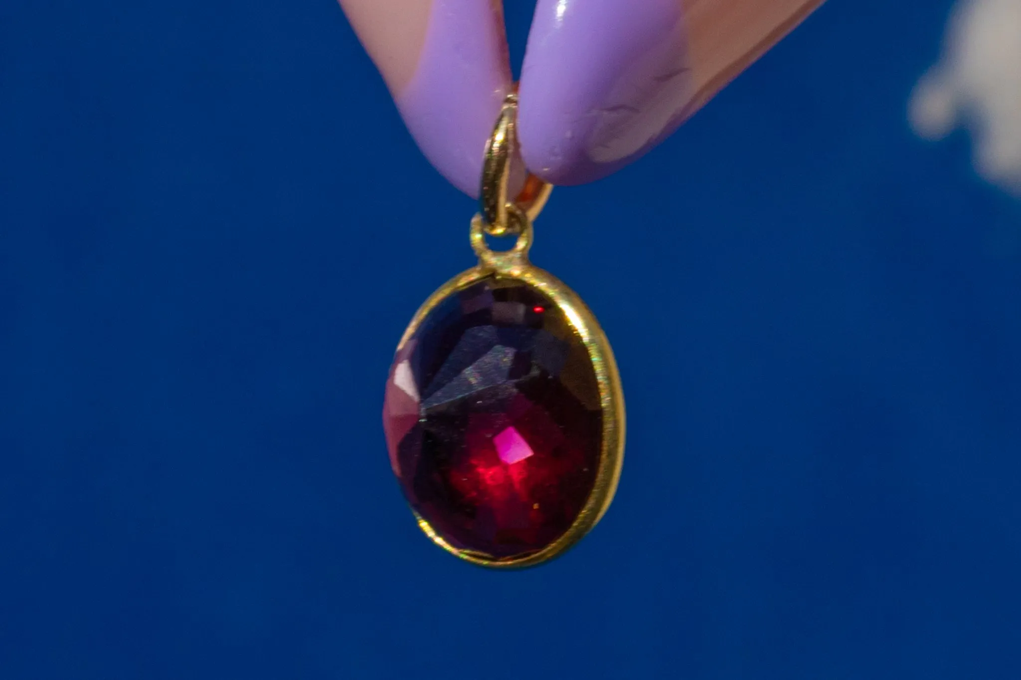 Antique 18ct Gold Garnet Charm, 1.35ct
