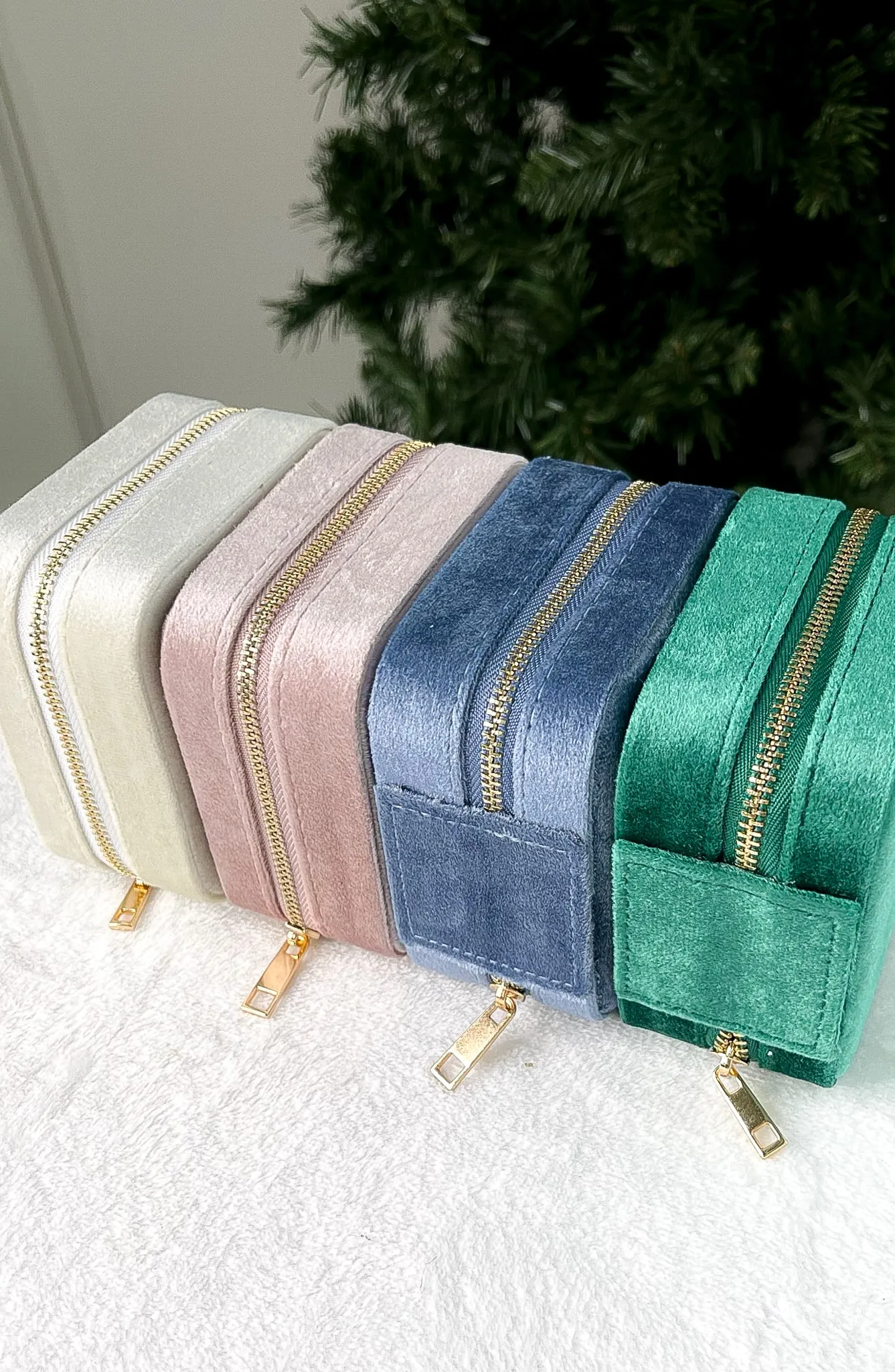 Eloise Velvet Travel Jewelry Box with Mirror
