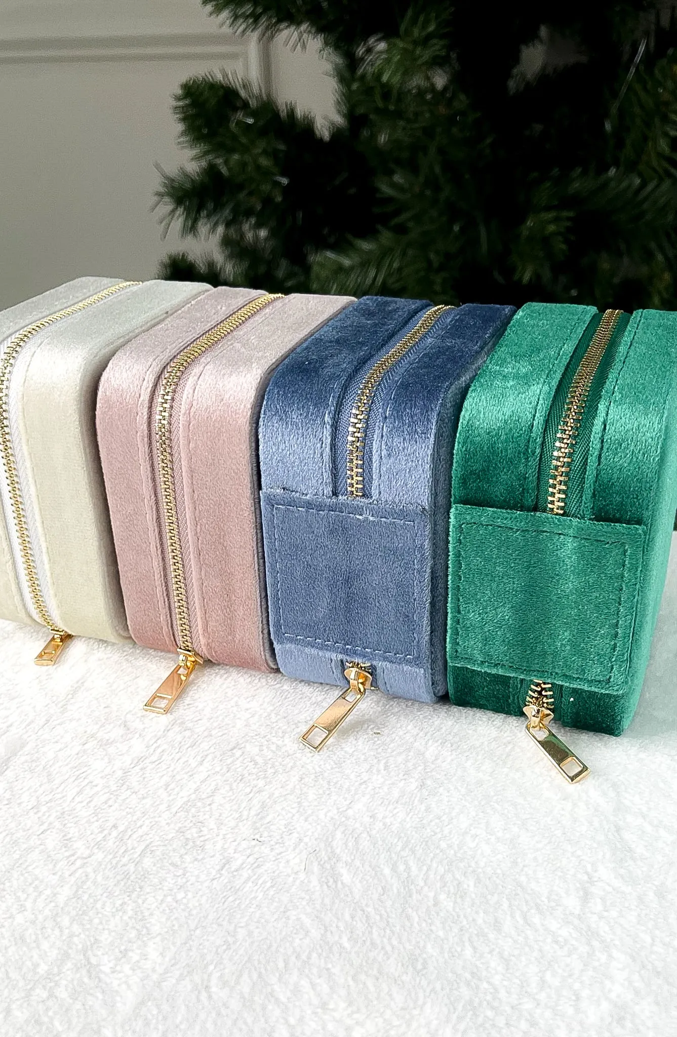 Eloise Velvet Travel Jewelry Box with Mirror
