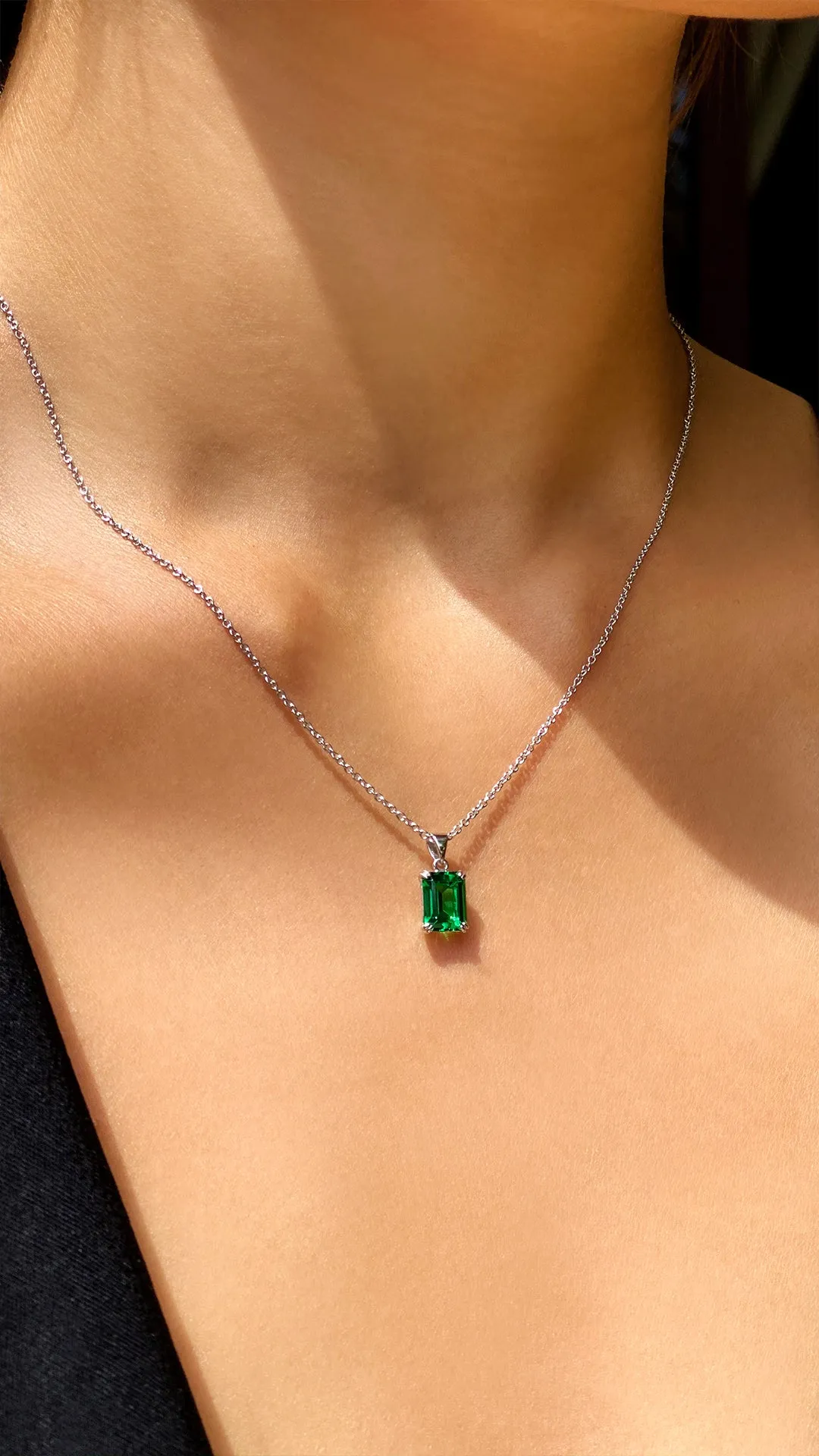 Fulton Emerald Green Necklace White Gold