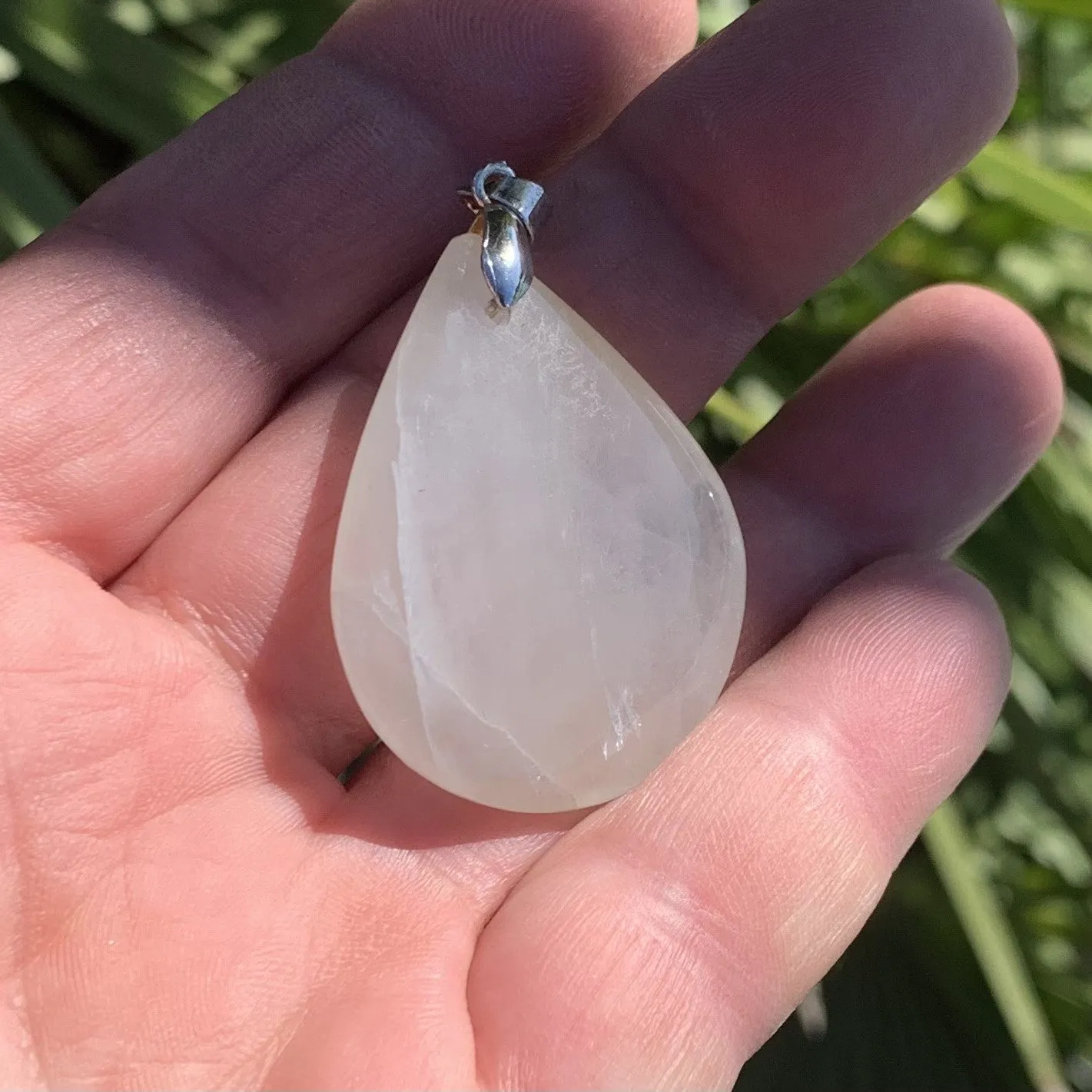 Green moonstone pendant, garnierite