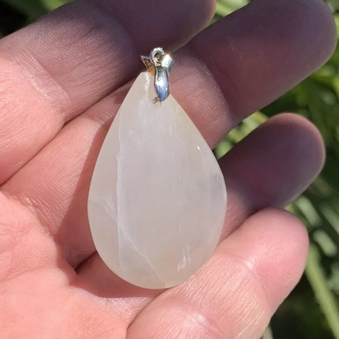 Green moonstone pendant, garnierite