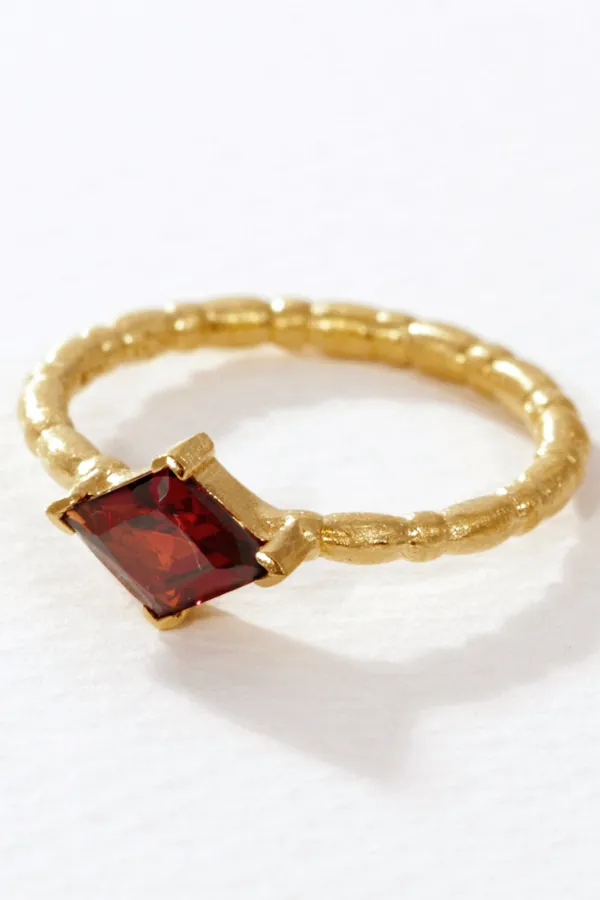 Jaya Garnet Ring - Brushed Gold