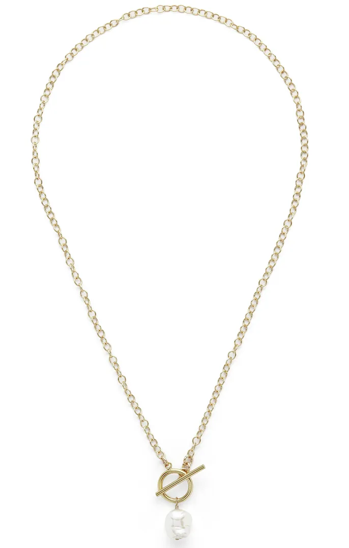 Linda pearl toggle necklace