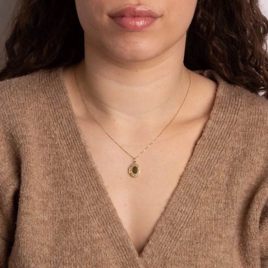 MILENA Maze Detail Locket Necklace In Yellow Gold