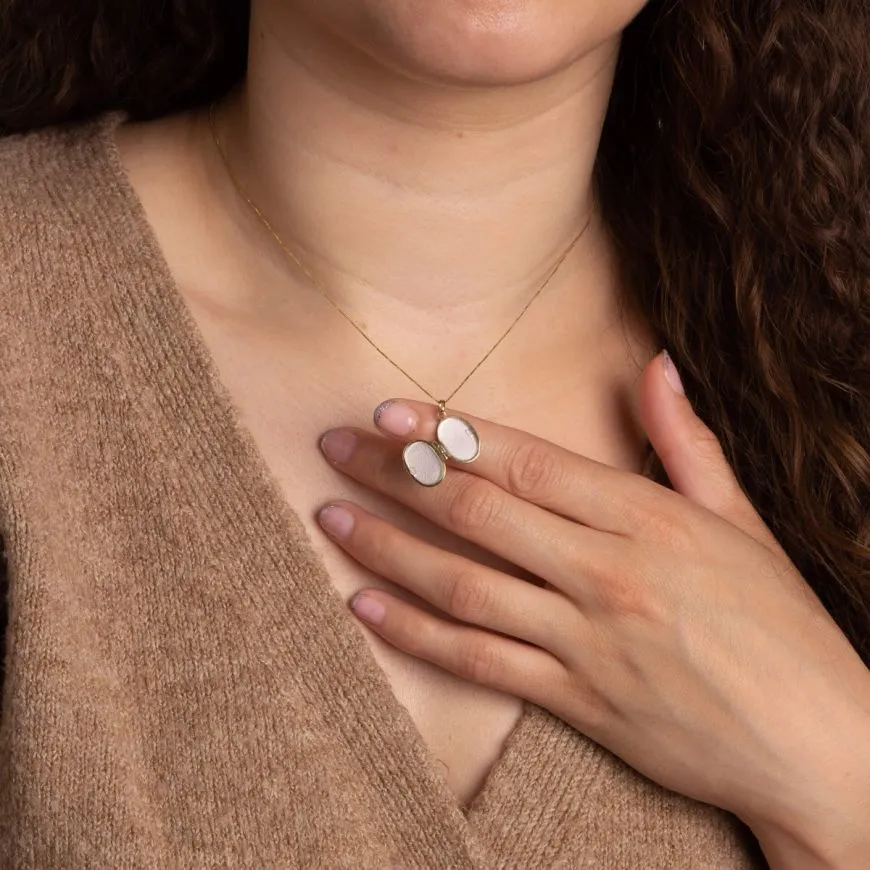 MILENA Maze Detail Locket Necklace In Yellow Gold