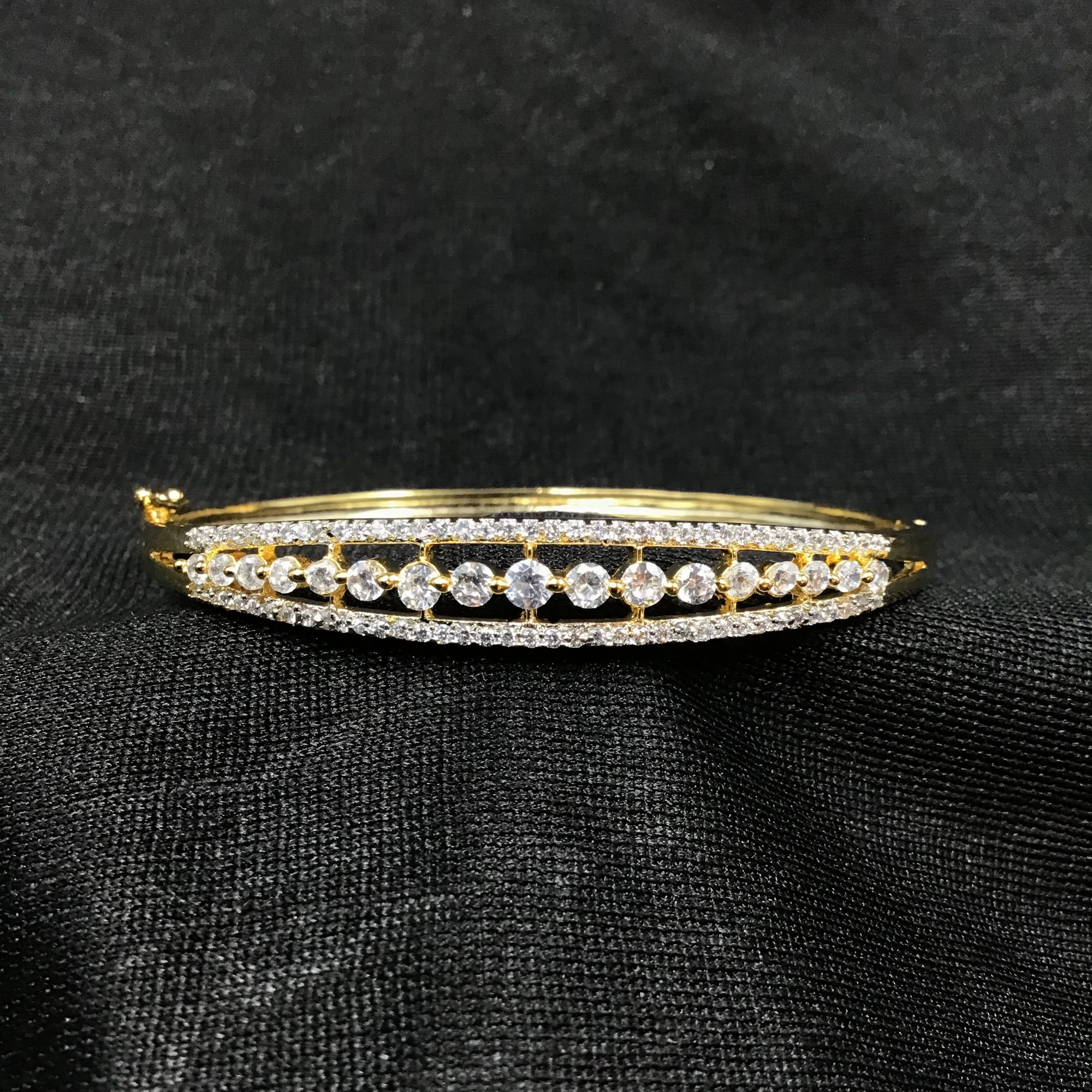 Openable Zircon/AD Bracelet 3234-11