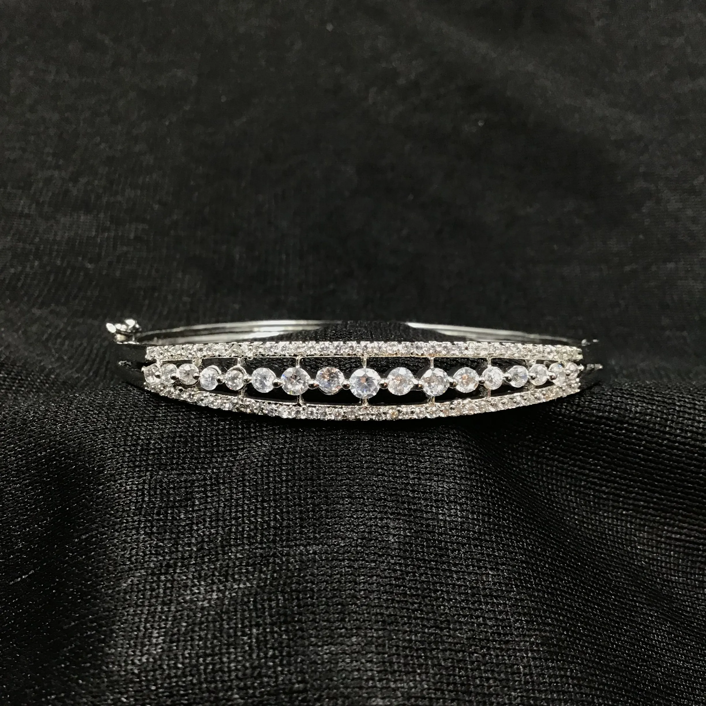Openable Zircon/AD Bracelet 3234-11