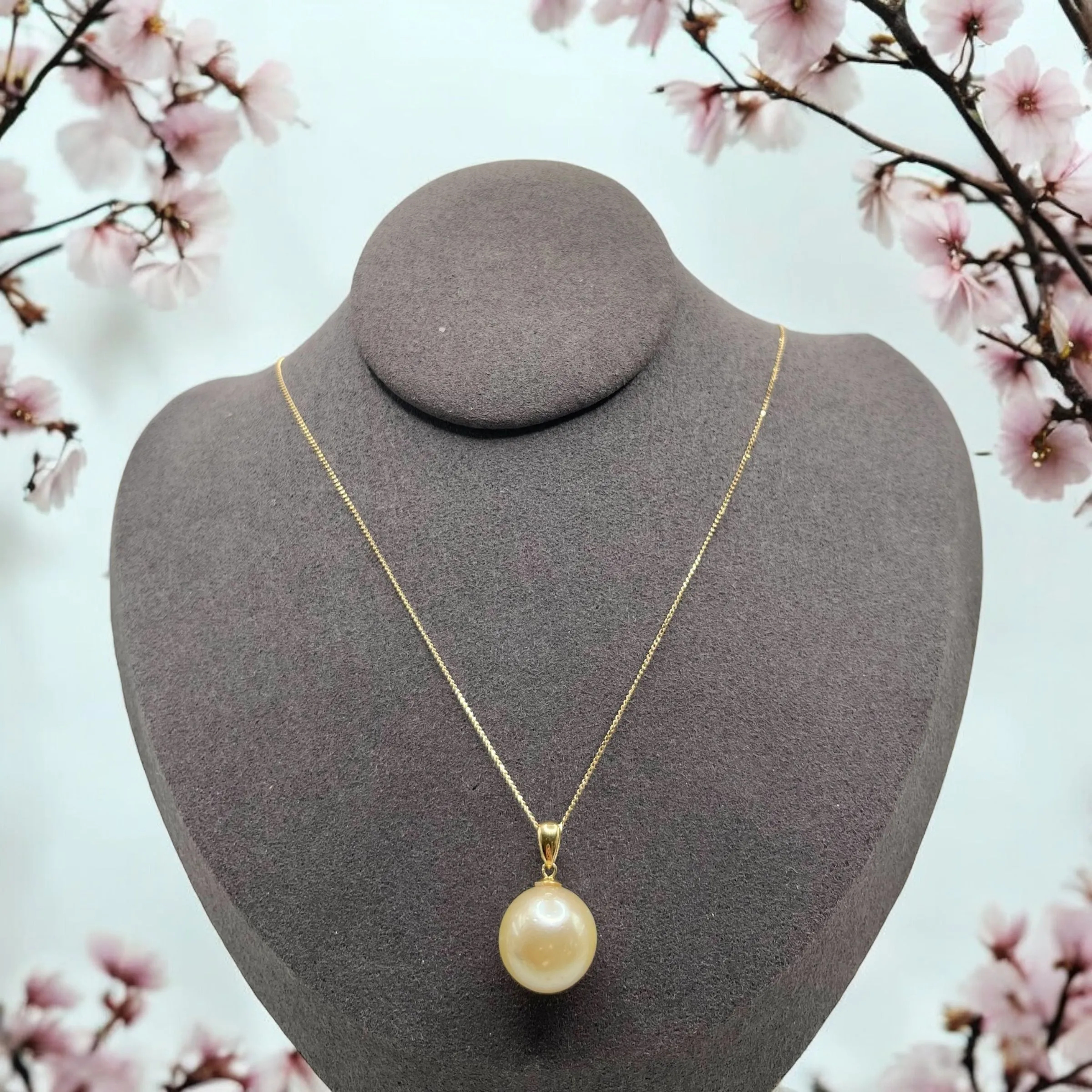 SOUTH SEA PEARL NECKLACE