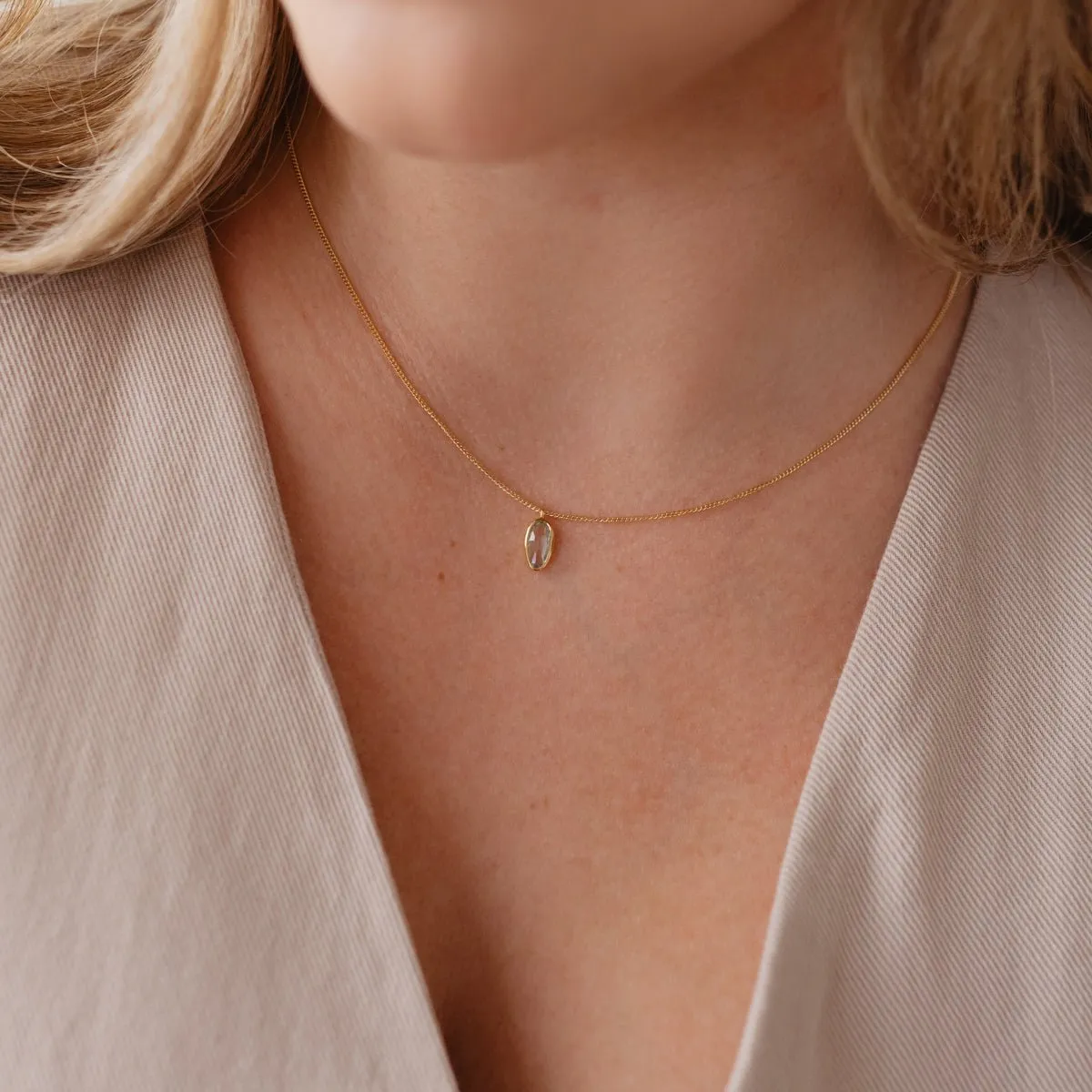 TINY PROTECT OVAL PENDANT - AQUAMARINE & GOLD